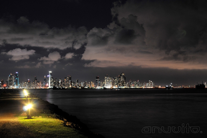 Ciudad de Panamá en la noche - dsc1619sb